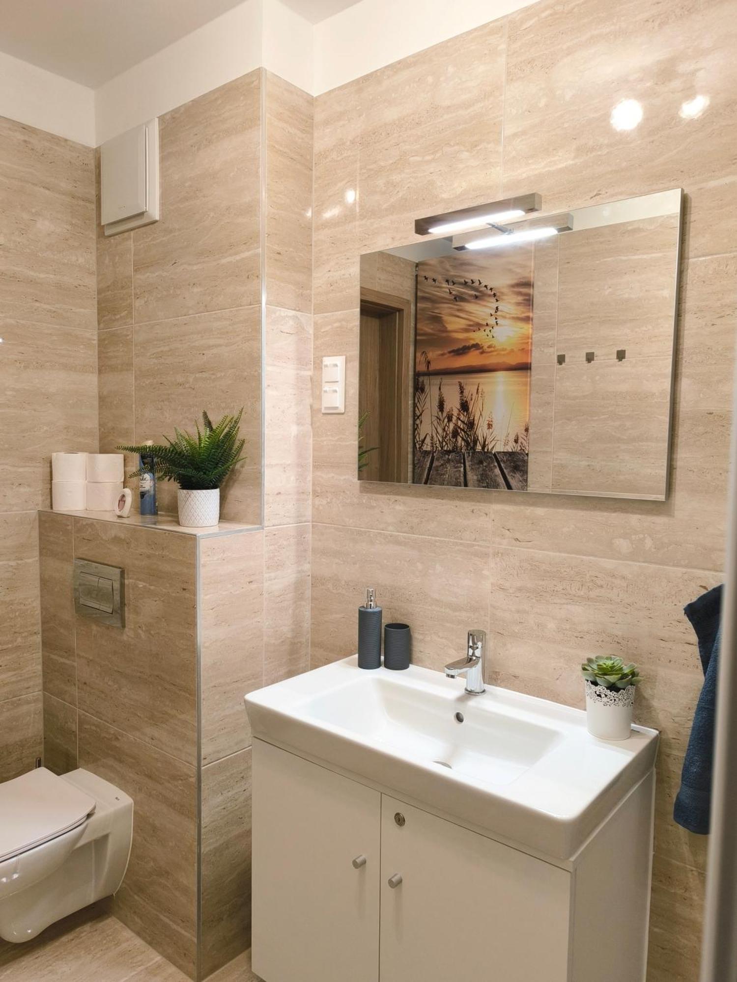 Helikon Terrace Susanne Apartment Кестели Екстериор снимка